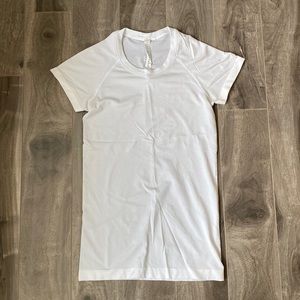 Women’s Lululemon Swiftly Tech Short Sleeve Shirt 2.0 - white
